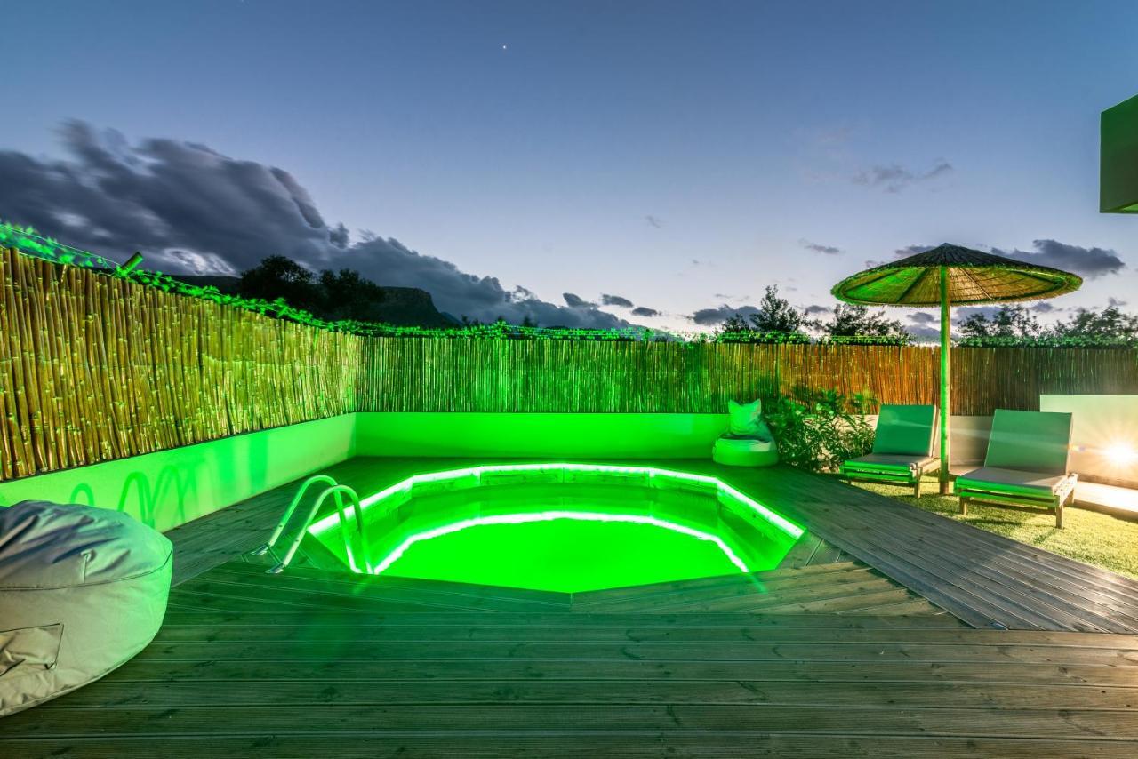 Modern House With Pool Near Beach Gazi ภายนอก รูปภาพ