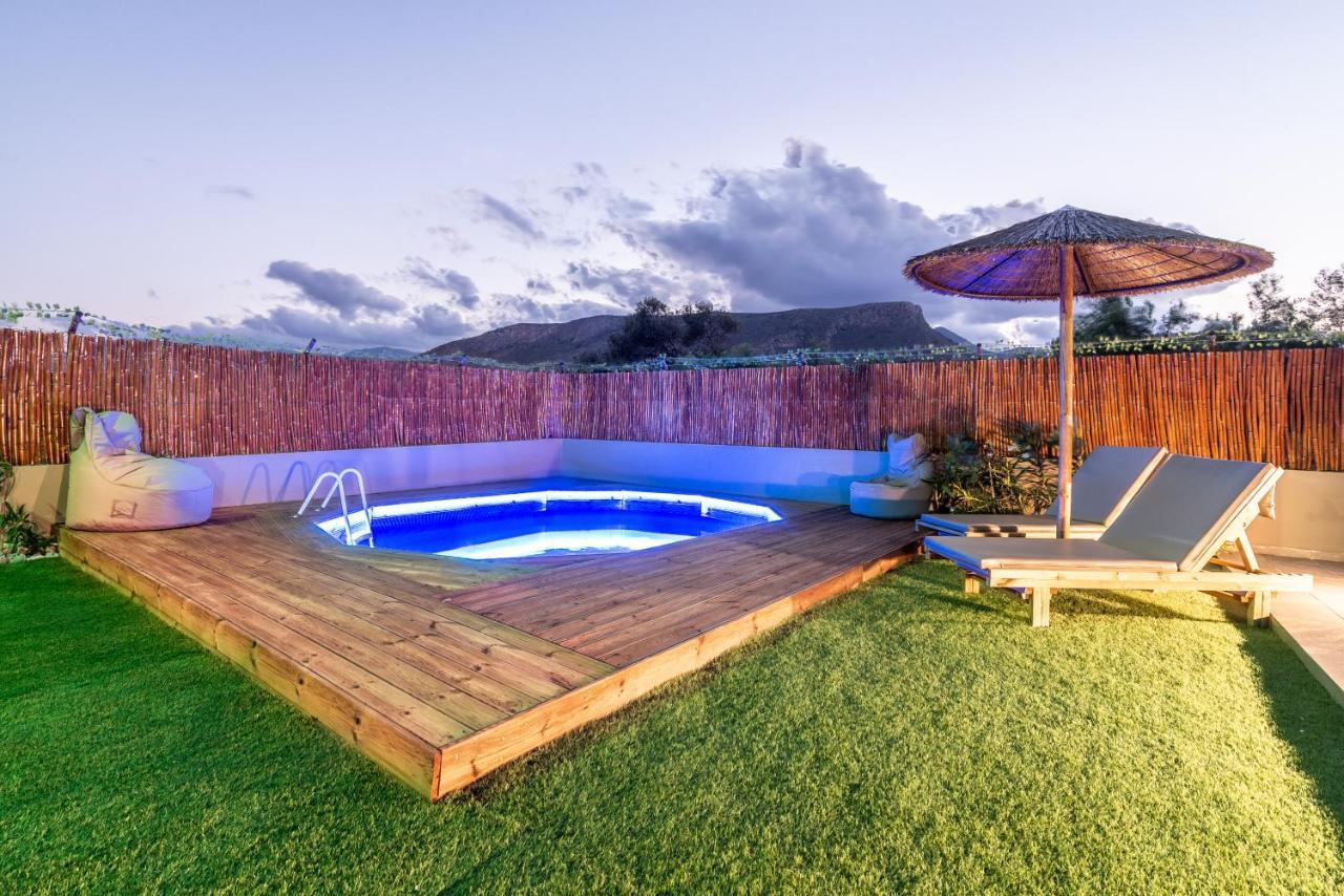 Modern House With Pool Near Beach Gazi ภายนอก รูปภาพ
